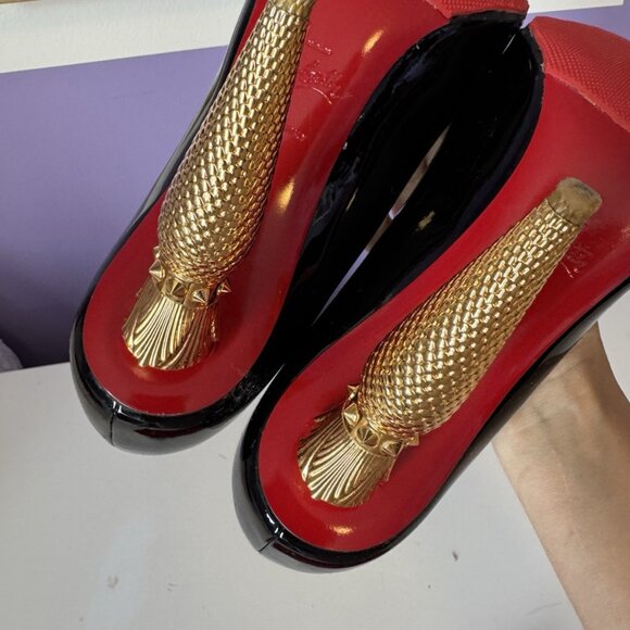 Christian Louboutin Lipchick Black Patent Leather Pumps - Picture 5 of 12